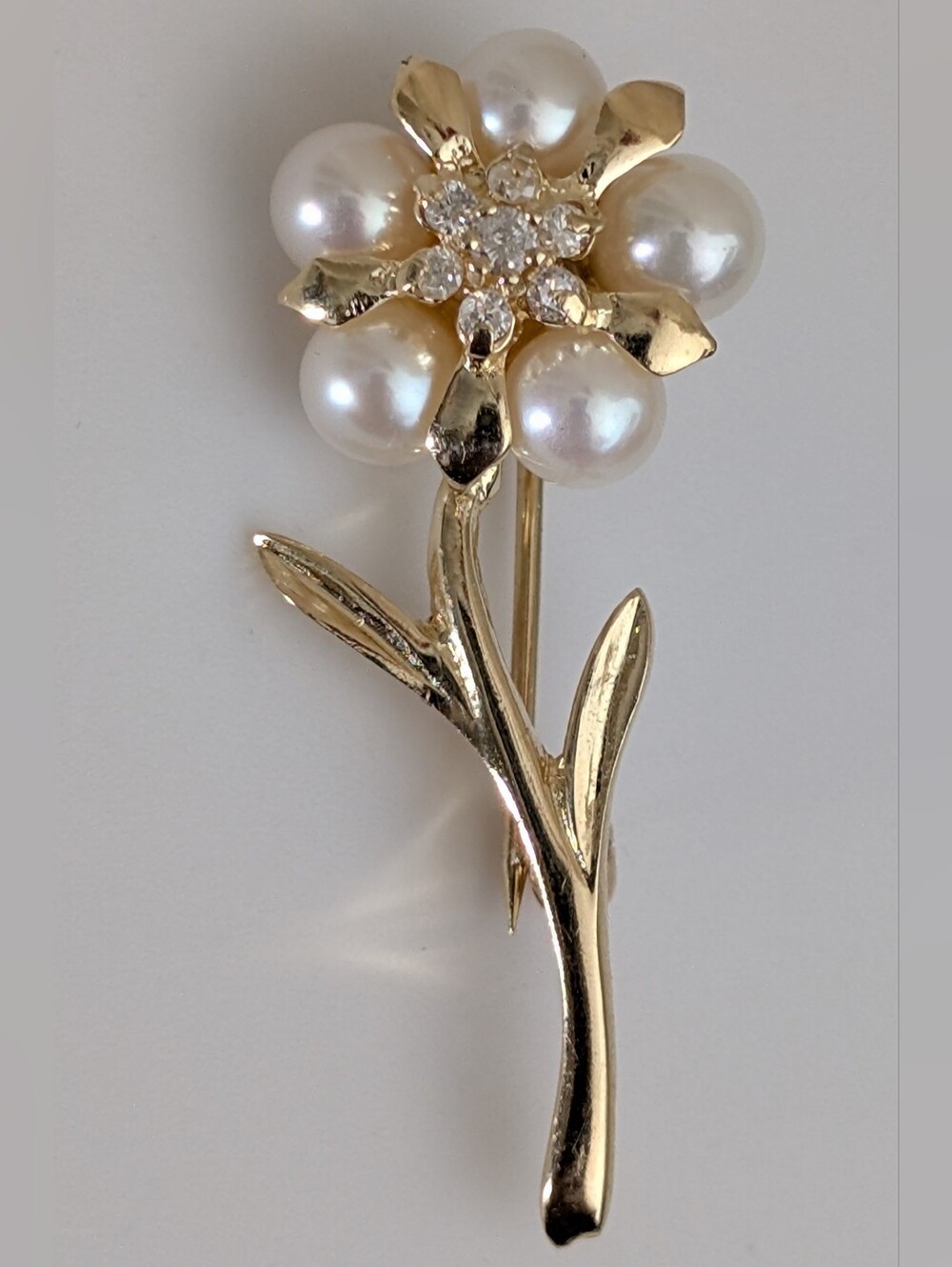 Mid-Century Solid 14K Yellow Gold Japanese Pearl & Diamond Flower Brooch AT 14k